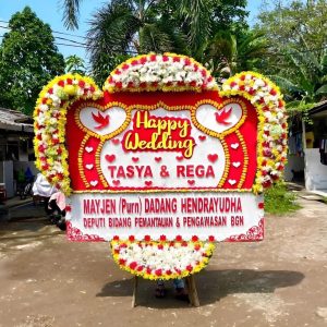 Bunga papan happy wedding 03