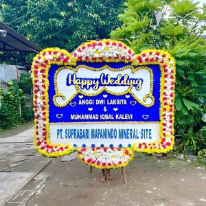 Bunga papan happy wedding 01